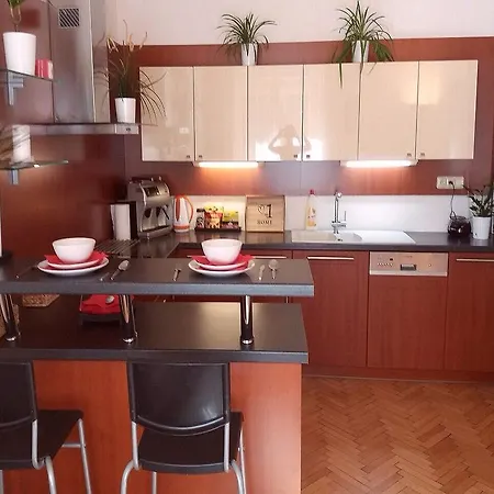 Family Flat 120M2, Praha 2 Vinohrady Apartment Exterior photo